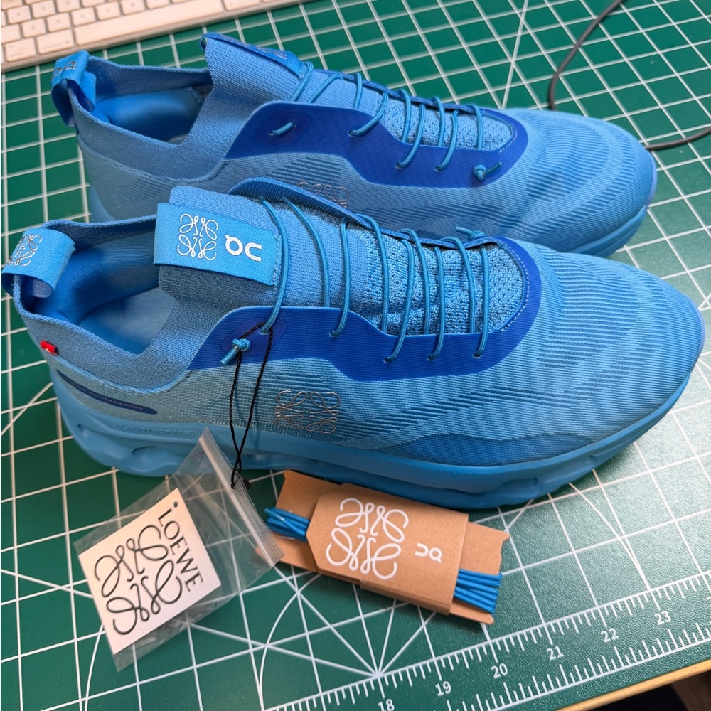 On Running cloudtilt Vibrant Blue Athletic Shoes